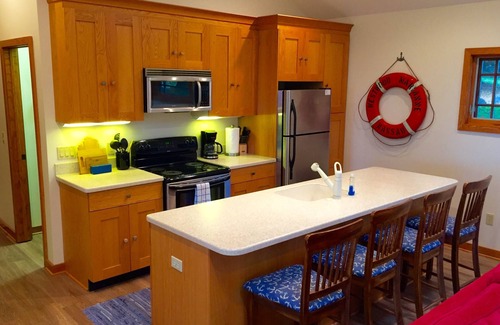 Charlevoix House | Bluewater Cottage on Lake Michigan !