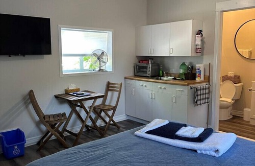 Honey Harbour Cabin | Bluewater Lodge Beckwith Hideaway