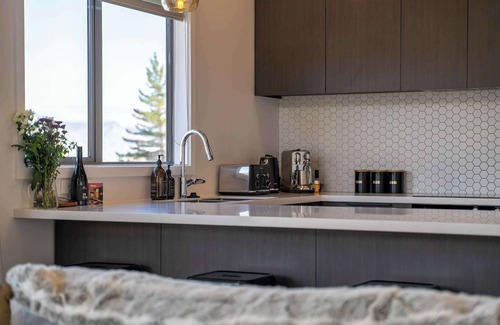 Frankton House | Bluewater Views Summa