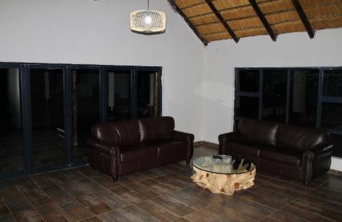Louis Trichardt Cabin | Bluewave Farm Villa