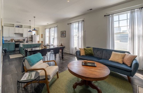 Midtown Apartment | Bluff City Luxe-Loft HUGE 2 bed/2bath, King bed, Gated, Fully Renovated