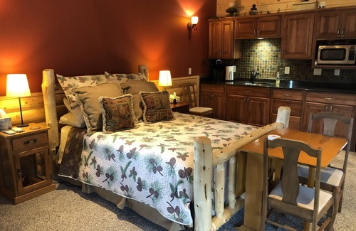 Peterson House | Bluff Country Retreat - Bunk House - near Lanesboro & the Root River Bike Trail
