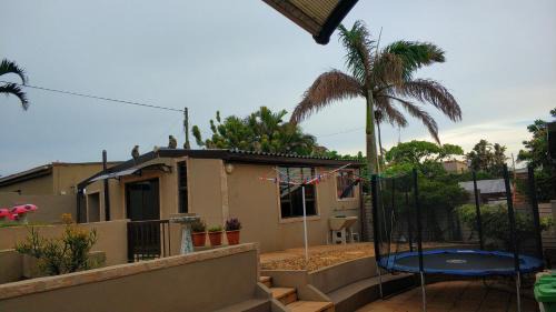 Bluff Apartment | Bluff Marine Drive Self Catering Cottage A