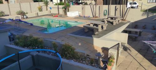 Bluff Apartment | Bluff Marine Drive Self Catering Cottage A