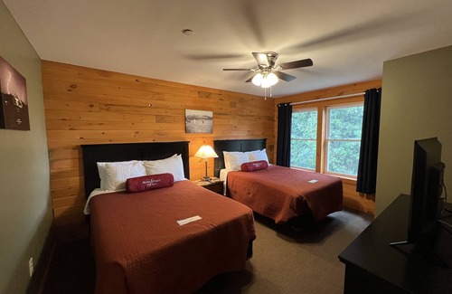 Plattsburgh Hotel | Bluff Point Golf Resort