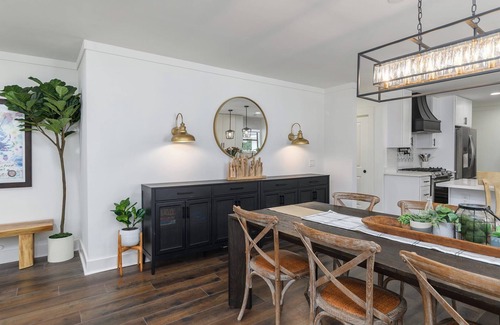 Bluffton House | Bluffton Bubbly Bungalow- walking distance to boutiques, sunsets & local dining!