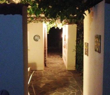 Dorida House | Blumenhaus (Spiti Louloudia)