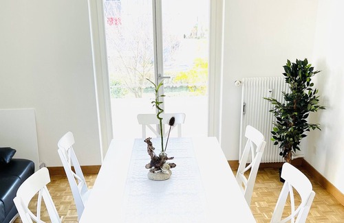Zollikofen House | Blumiges Appartement 7 Min. von Bern-Zentrum entfernt