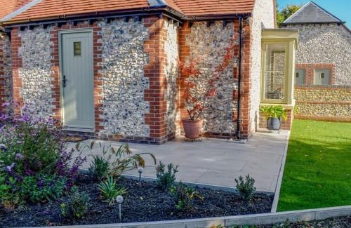 Boxgrove Apartment | Blundens Holiday Lets - Dawmill