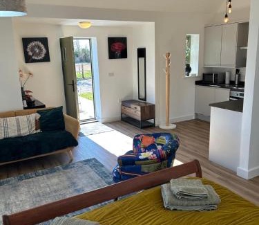 Boxgrove Apartment | Blundens Holiday Lets - Dawmill