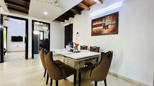 Green Park Apartment | BluO 3BHK Green Park, Private Garden Lift - Balcony