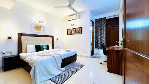 Lajpat Nagar Apartment | Bluo Classic 1BHK - Defence Colony Mkt