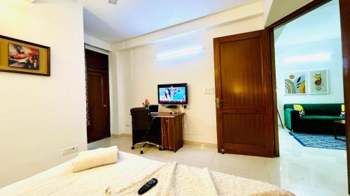 Lajpat Nagar Apartment | Bluo Classic 1BHK - Defence Colony Mkt