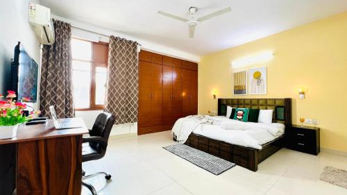 Lajpat Nagar Apartment | Bluo Classic 1BHK - Defence Colony Mkt