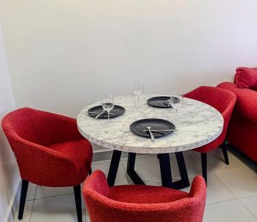 Manyimbo Apartment | BMW Buxton point Apartment