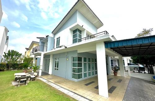 Rawang House | BNB Casa Grande at Rawang - spacious, 15 pax and WiFi