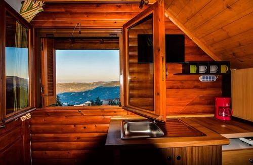 Synikia Mesi Trikalon House | BnB Italiano - Attic Room Trilple