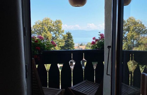 Arzier Bed & Breakfast | BnB La Clemonie