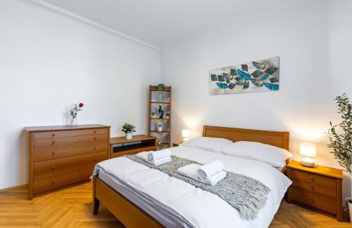 Ruzinov Apartment | BNB Polarna Escape with Balcony