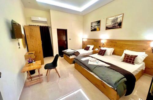 Gulshan-E-Jamal Hotel | BNB Royal Inn Family-Stadium-karsaz-Airport