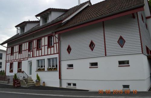 Ehrendingen Bed & Breakfast | BnB zum Schlüssel