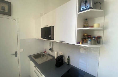 Les Halles Apartment | BnBNook - Boutique 1BR near Louvre Museum