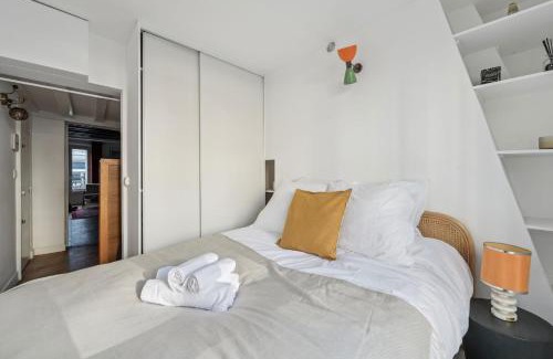 2nd Arrondissement Apartment | BnBNova - 1BR - Opéra & Palais Royal Gardens