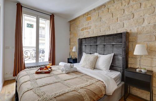 Quartier de l'Ecole-Militaire Apartment | BnBNova - 2BR - Montparnasse & Jardin du Luxembourg