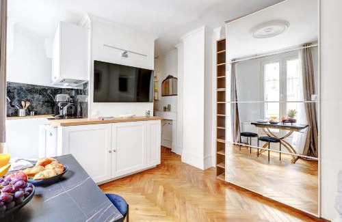 Notre-Dame-des-Champs Apartment | BnBNova - Jardin du Luxembourg - Le Bon Marché
