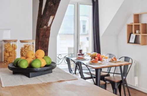 Quartier de la Monnaie Apartment | BnBNova - Latin Quarter & St-Andre des Arts - 3BR