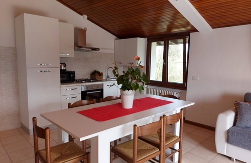 Travedona-Monate Apartment | Bnbook Casa Dei Peschi 3- Lago di Monate