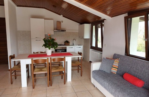 Travedona-Monate Apartment | Bnbook Casa Dei Peschi 3- Lago di Monate