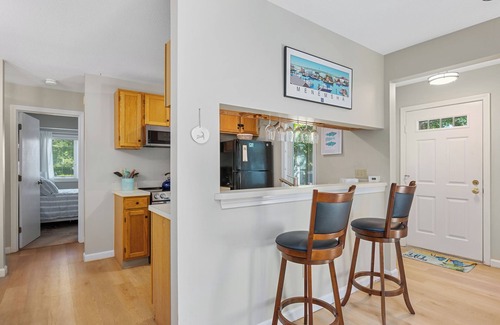 Brewster Condo | BNEHJ - NEW LISTING! Howland Circle End unit with great A/C at Ocean Edge Villages *SPECIAL JUNE RATES! *