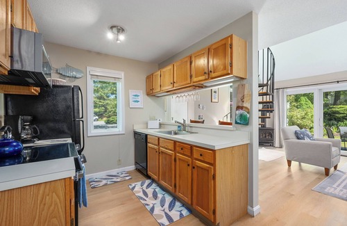 Brewster Condo | BNEHJ - NEW LISTING! Howland Circle End unit with great A/C at Ocean Edge Villages *SPECIAL JUNE RATES! *