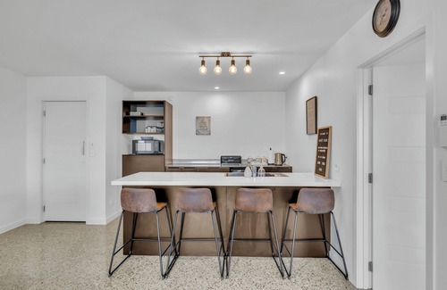Luggate House | Bnew 1br Minimalist Style Unit