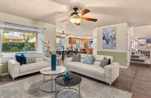 Northeast Heights House | BNEW 6BR Postmodern 3k+sqft. Home in ABQ w/Pool!