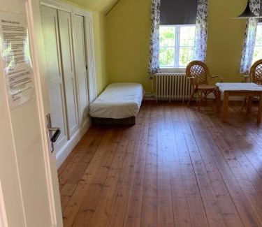 Havdhem Bed & Breakfast | Bo på Bigård Eke Gamla Skola