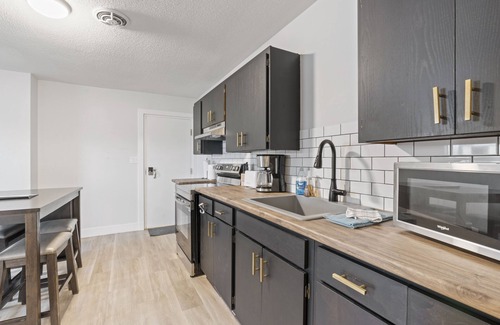 Exeter Apartment | Bo's Bnbs Unit 4 Downtown Exeter