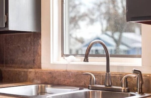 Central - Terry Apartment | Bo's Old West Landing w/Hot Tub and Sunrise Views