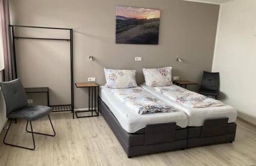Woellstein Hotel | Boardinghouse Alte Bank