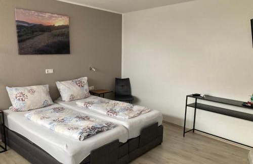 Woellstein Hotel | Boardinghouse Alte Bank