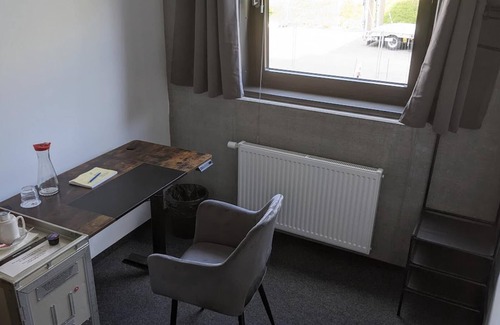 Friolzheim House | Boardingrooms Direct A8, Close to Stuttgart, 25min