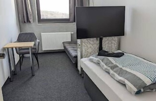 Friolzheim House | Boardingrooms direct A8, close to Stuttgart, 25min