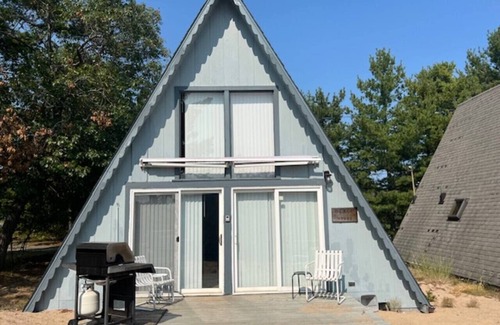 Oscoda Cabin | Boardwalk Beach 1 - Beachfront