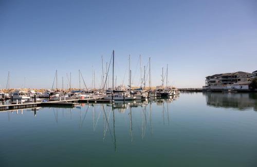 Mindarie Apartment | Boardwalk Bliss - Explore the Lively Mindarie Marina