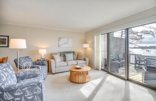 Elizabeth City Apartment | Boat and Fish Waterfront Gem on Pasquotank River!