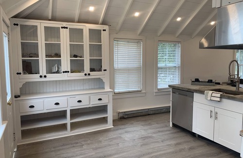 Westhampton Beach House | Boat back cottage in WHB