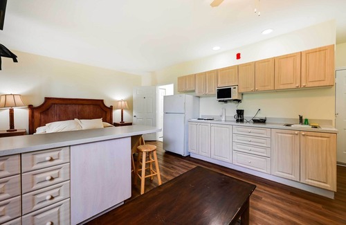 Naples Apartment | Boat, Bird & Bask: Studio 15 Mi to Everglades NP