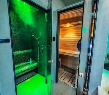Eastern Docklands Bed & Breakfast | Boat & Boost Amsterdam