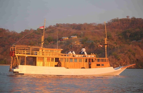 Komodo Boat Rental | Boat Charter KM.Caroline